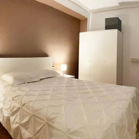 Rooms In Spacious Beach Flat In Valencia Exterior photo