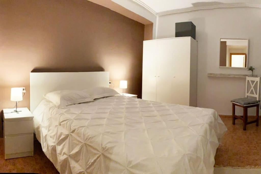 Rooms In Spacious Beach Flat In Valencia Exterior photo