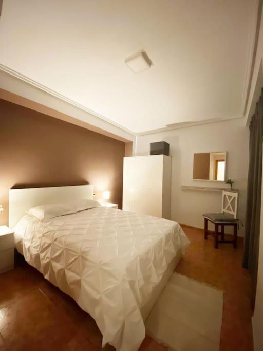 Rooms In Spacious Beach Flat In Valencia Exterior photo