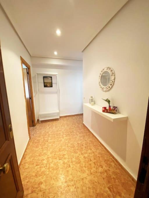 Rooms In Spacious Beach Flat In Valencia Exterior photo